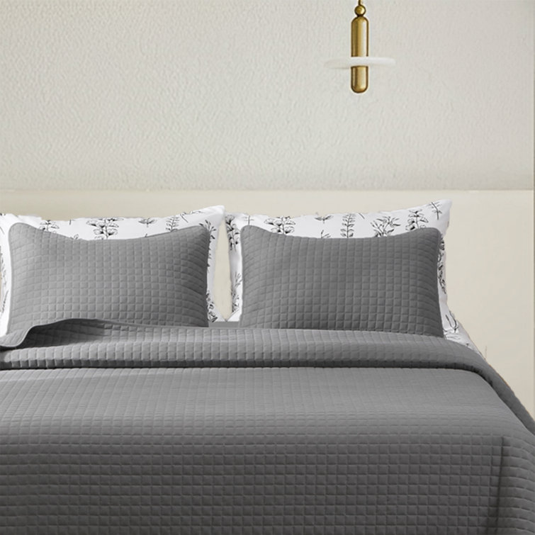 SUNNI REVE Dark Gray Quilt Set White Floral Sheet Set Wayfair